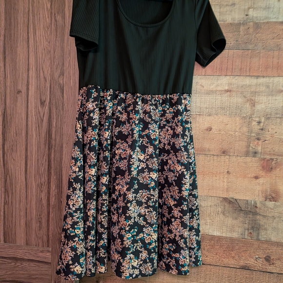 Floral Black Dress - Picture 1 of 1